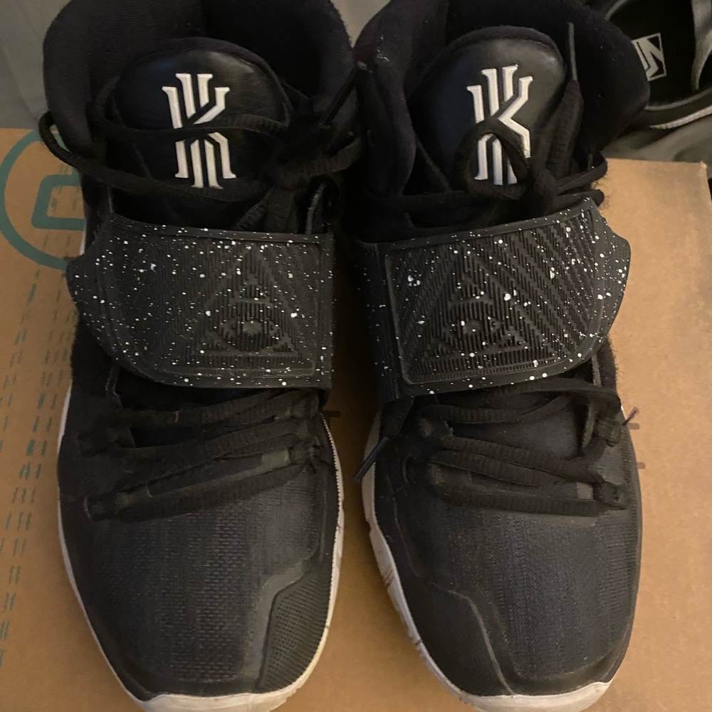 The Nike Kyrie 6 ‘Jet Black’ Men’s 8.5